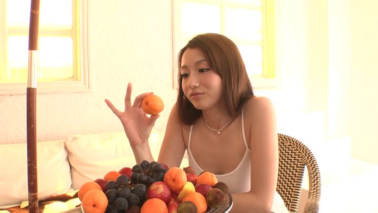 Красивый японец Реон Отова в хардкорном порно-видео.