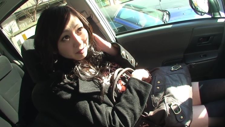 Потрясающая пушистая восточная Серика Кавамото.