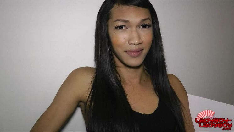 потрясающая красотка,