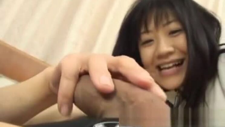 Прекрасная щетинистая японская шлюха