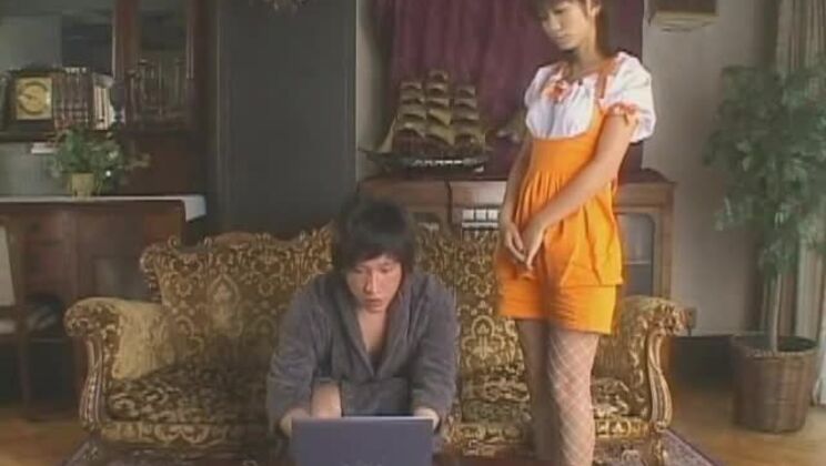 Соблазнительная японка Рин Сузука