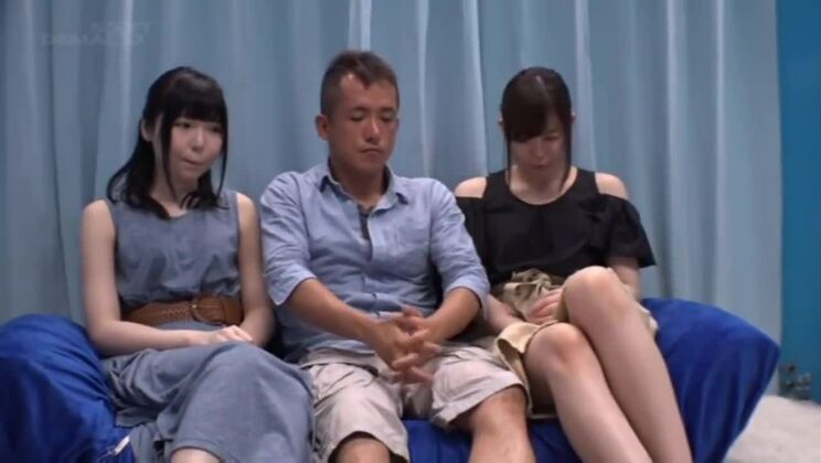 Красивая пышногрудая японская распутница