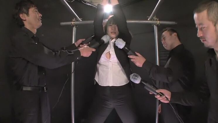 милая японская сучка в извращенном порнофильме,