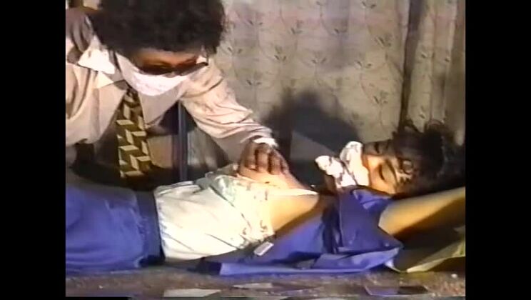 Потрясающая азиатская девушка