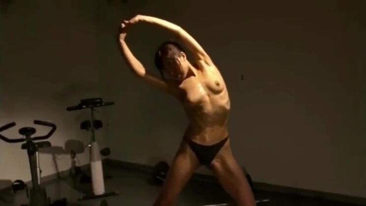 Великолепная японская девушка в частной любительской секс-записи