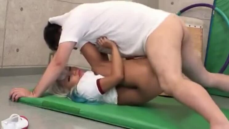 Развратная японская шлюха