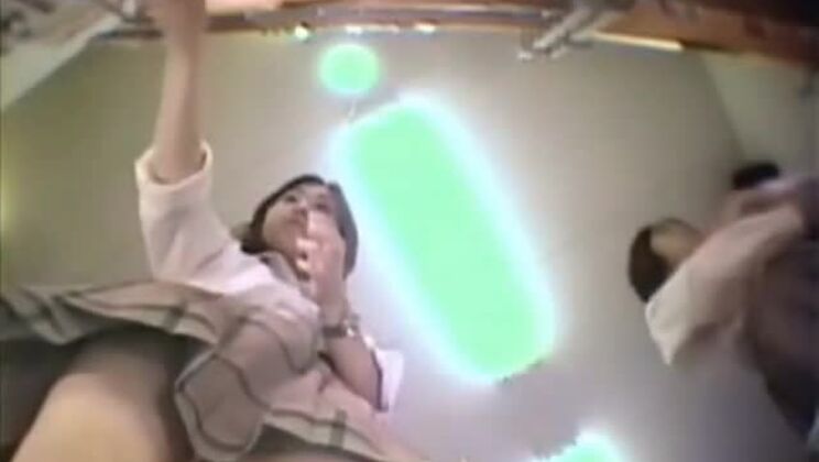 Невероятная японская девушка в очень сексуальном нижнем белье XXX видео