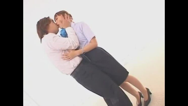 Соблазнительная японка Нацуми Ёсиока