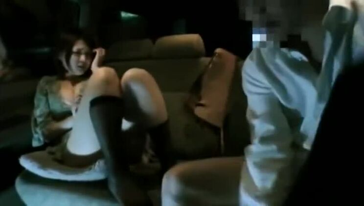 неземная японская девушка развлекается с фетишем,