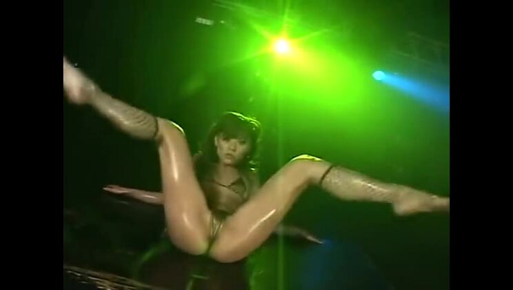 Милая японская шлюха