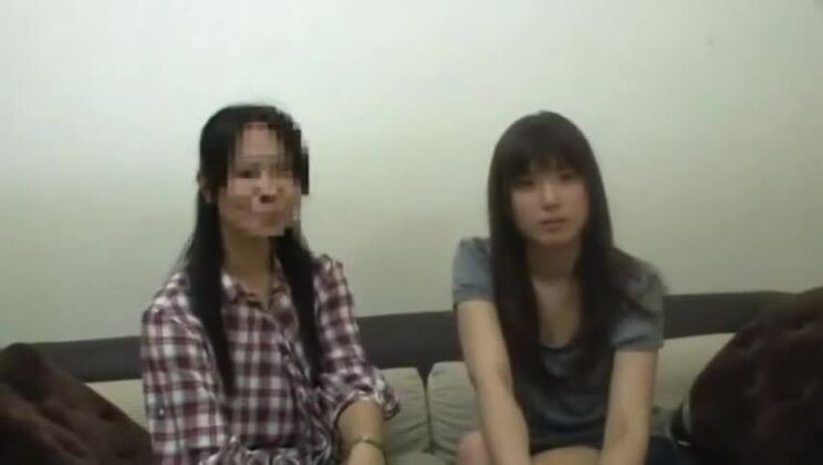 Божественная смуглая японская девушка занимается потрясающим хардкорным сексом.