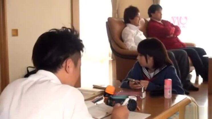 Очаровательная восточная девушка