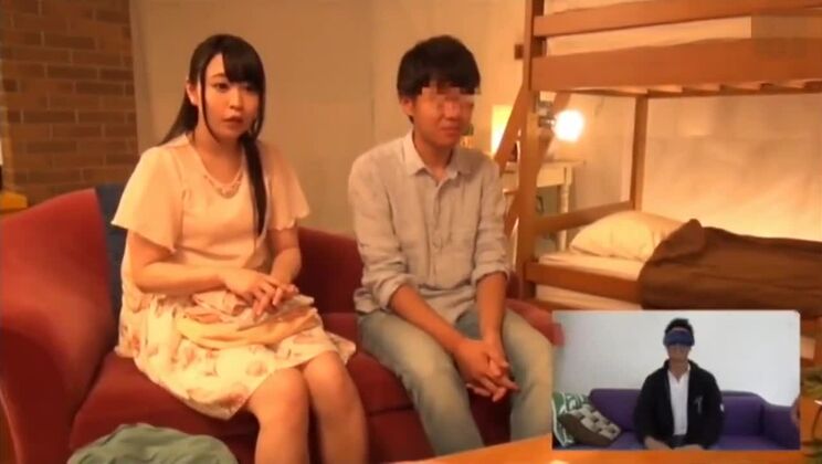 Красивая японская распутница