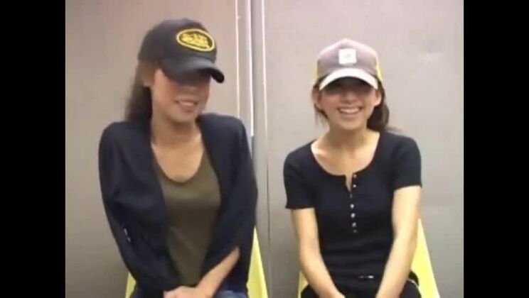 Прелестная азиатская шлюха на публике