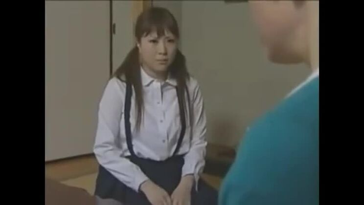 Невероятная японская девушка снимается в фетиш-порно видео.