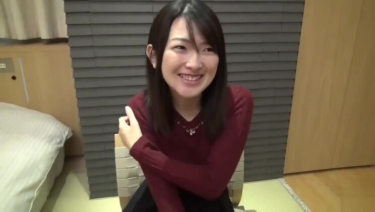 Приятная японская девушка, демонстрирующая потрясающий фетиш-порно.