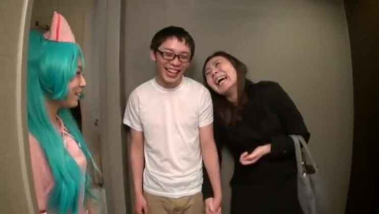 Медовая азиатская девушка в пикантном секс-видео