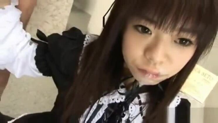 Очаровательная восточная красотка в потрясающем порно-видео с межрасовыми сценами.