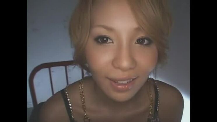 Сексуальная японка Рика Аяне