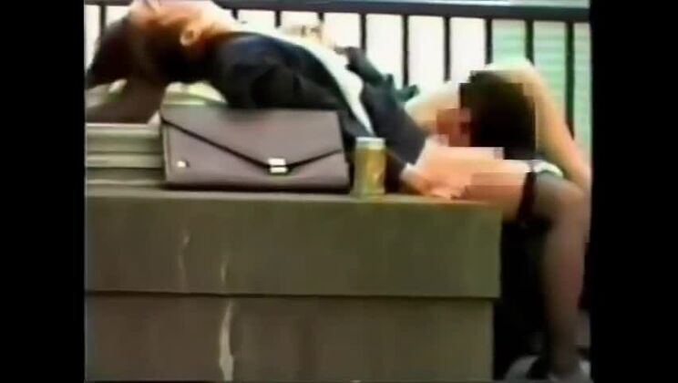 Сахарная азиатская женщина