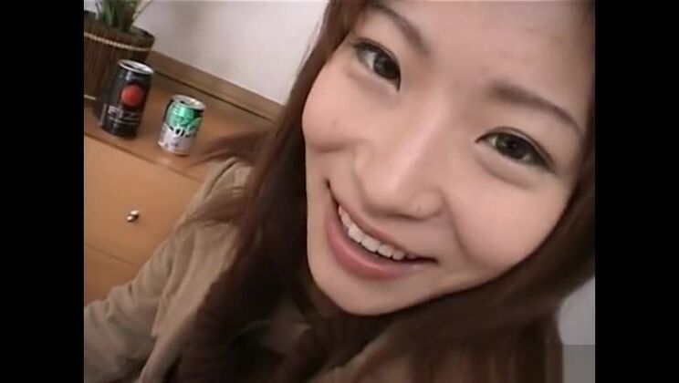 Милая пышногрудая японская шлюха получила сперму на лицо.