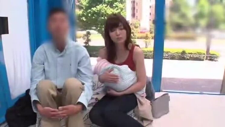 Очаровательная азиатская девушка