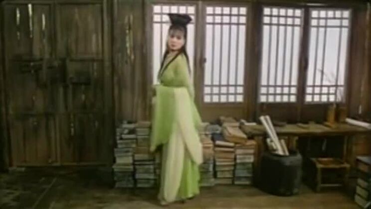 Милая азиатская распутница с пышной грудью участвует в букаке-шоу.