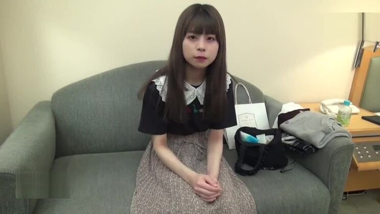 Милая азиатская девушка в красивом косплей-порно.