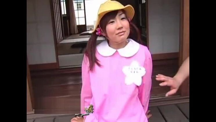 Неземная азиатская проститутка в частном любительском XXX-видео