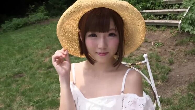 Ослепительная японская шлюха на улице