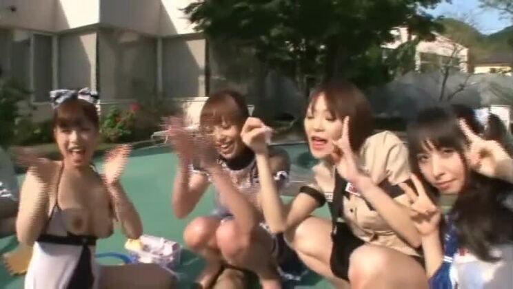 Очаровательная японка с пышной грудью