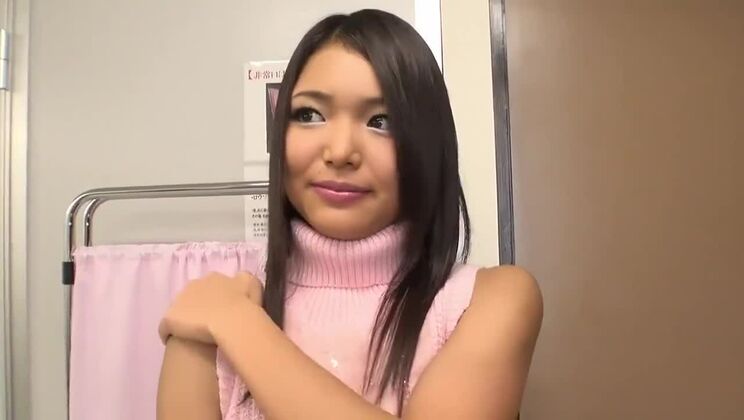 Красивая смуглая восточная проститутка в букаке-фильме