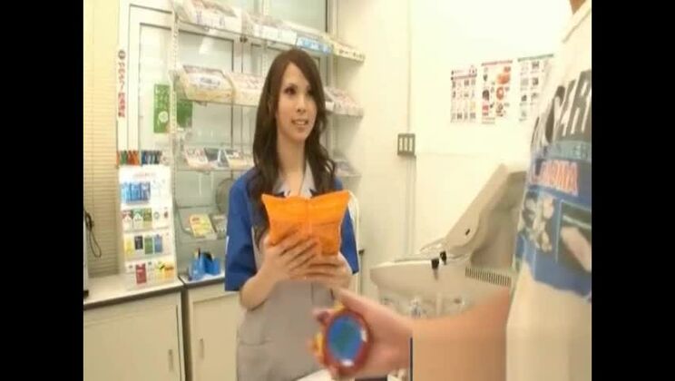 Божественная японская шлюха получает жесткий трах