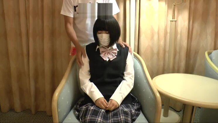 Невероятная азиатская девушка занимается горячим любительским сексом.