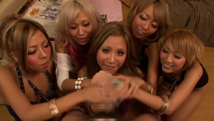 Порно-видео с участием порнозвезд Рио Сакуры, Мэри Хаякавы и Маны Изуми.