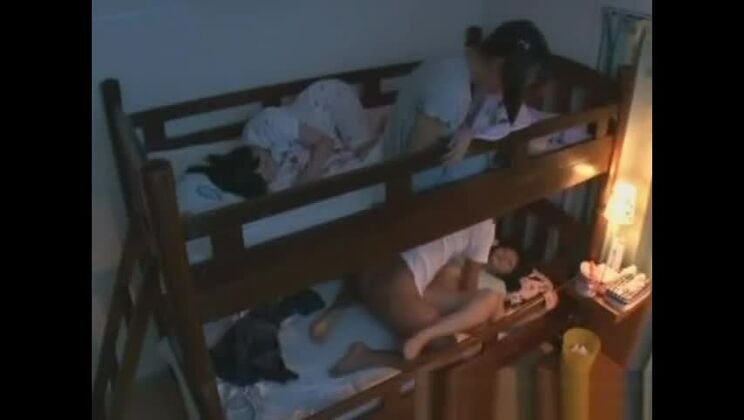 Привлекательная японская девушка