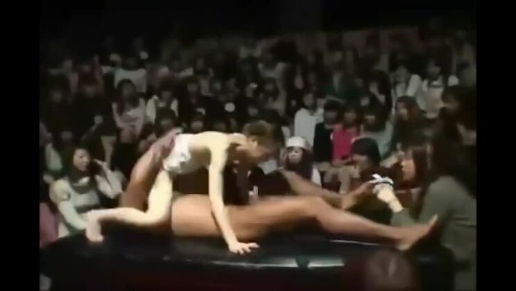 Сочная восточная распутница в настоящем любительском порно-видео