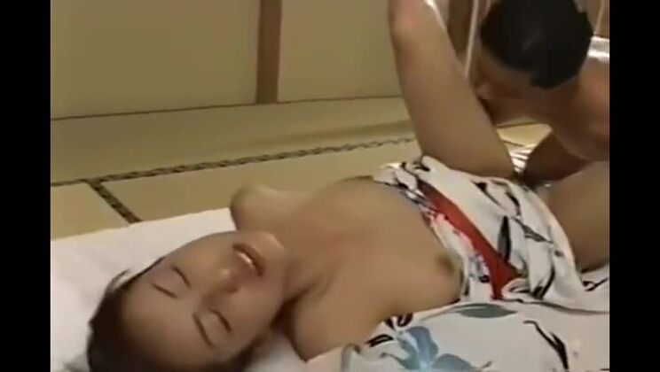 Восхитительная пышногрудая азиатская леди