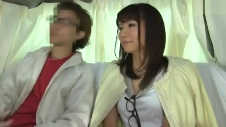 Красивая восточная женщина