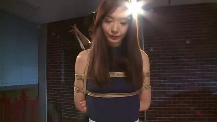 Красивая японская девушка в прекрасном фетиш-порно видео