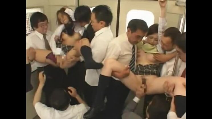 Порно видео с участием Юи Мацуно и Аканэ Хотару, демонстрирующее большую грудь.