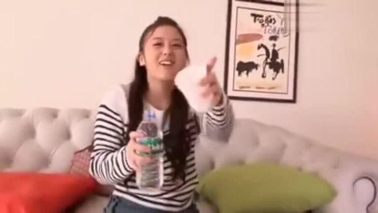 Очаровательная японская шлюха выступает в удивительном любительском секс-видео