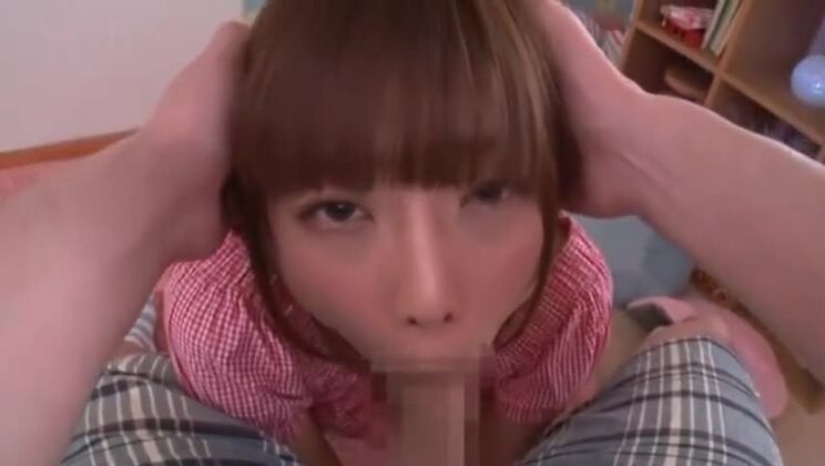 Красивая пышногрудая японская шлюха