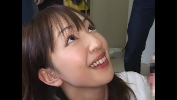 Очаровательная пышногрудая азиатка