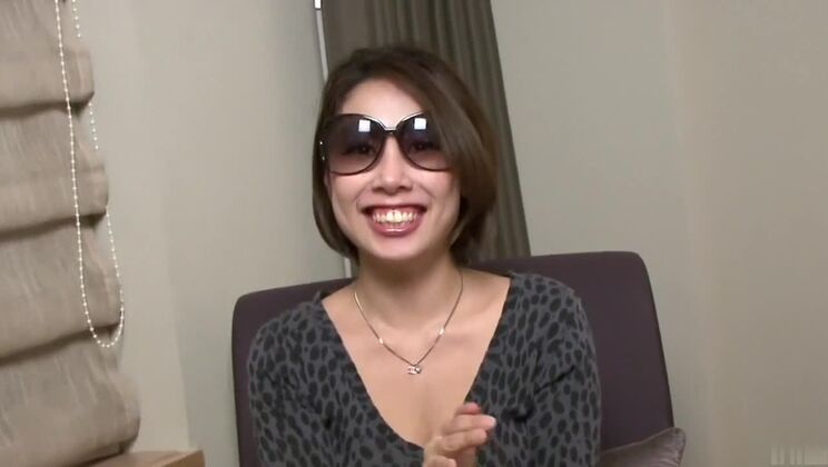 Великолепная японская шлюха в безумной хардкорной сцене