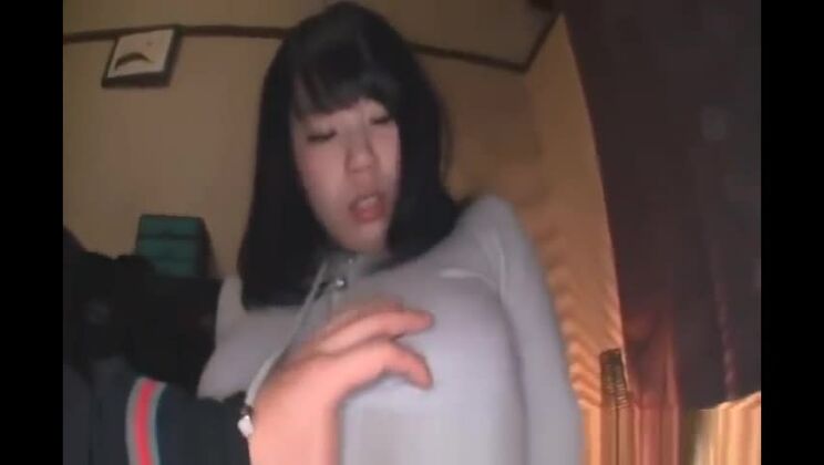 Восхитительная восточная леди с пышной грудью