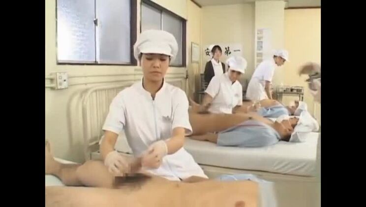 Милая беременная японская шлюха, которую жестко трахают.