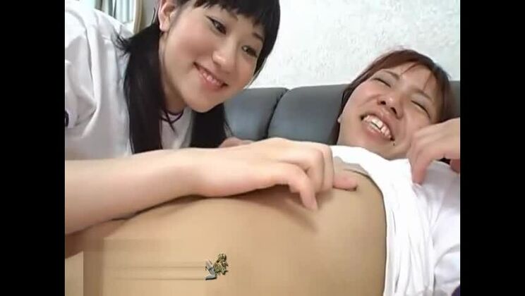 Соблазнение японки, занимающейся горячим любительским сексом.