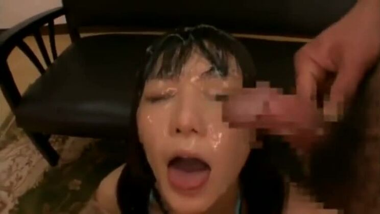 Красивая японская сучка в фетиш-порно видео