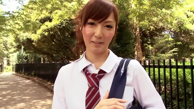 Невероятная японская девушка в настоящем любительском порно-видео.